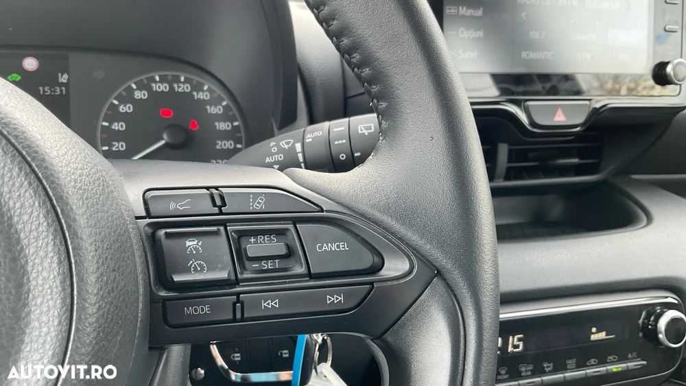 Toyota Yaris 1.5 VVT-i HSD Dynamic - 25