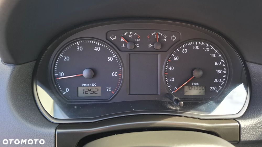 Volkswagen Polo 1.4 16V Trendline - 11