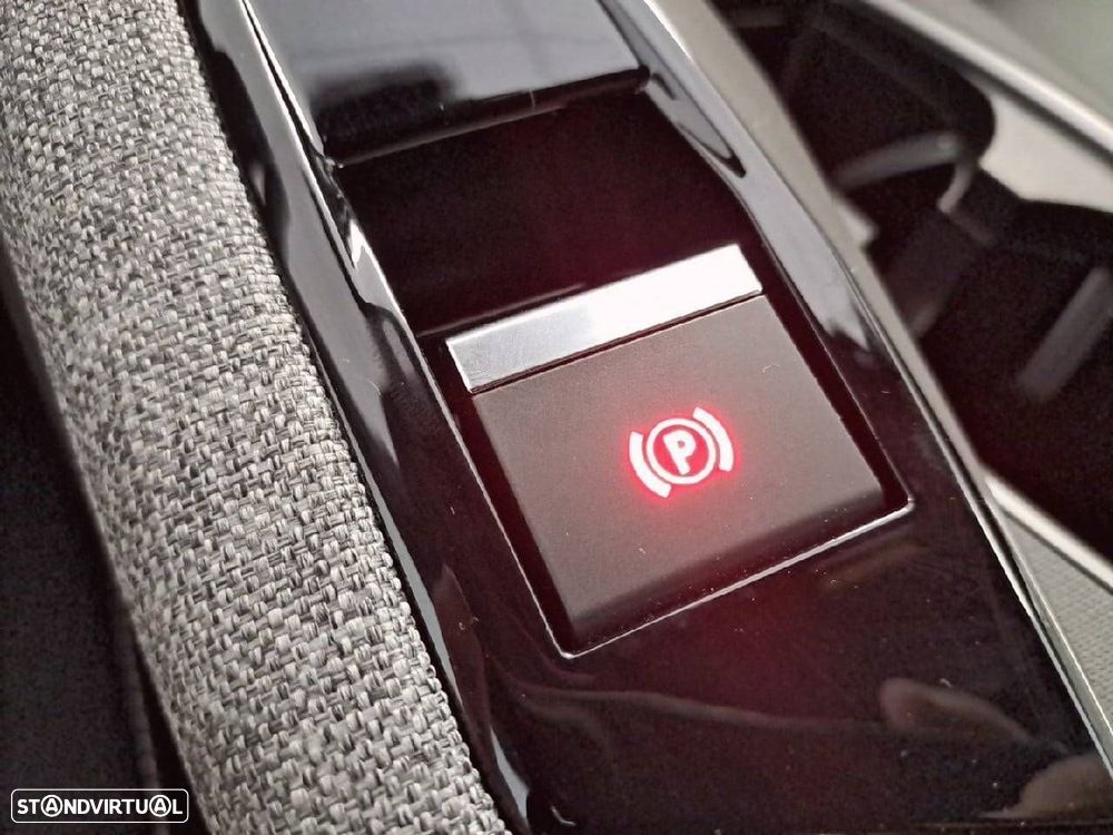 Peugeot 5008 1.2 Hybrid Allure e-DCS6 - 24