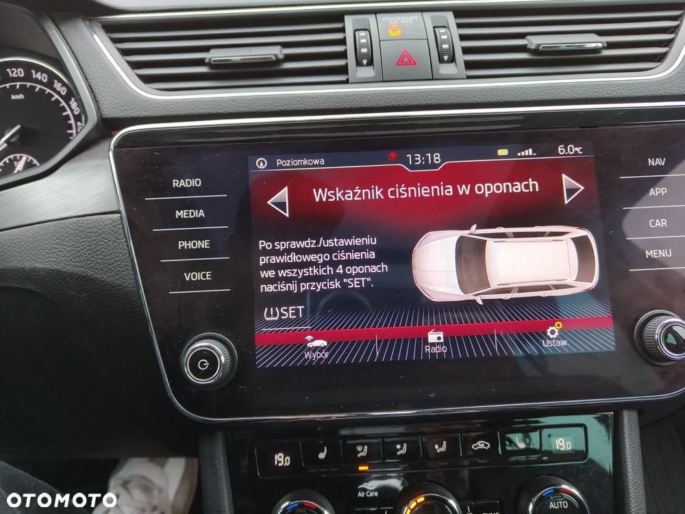 Skoda Superb 2.0 TDI DSG Style - 20