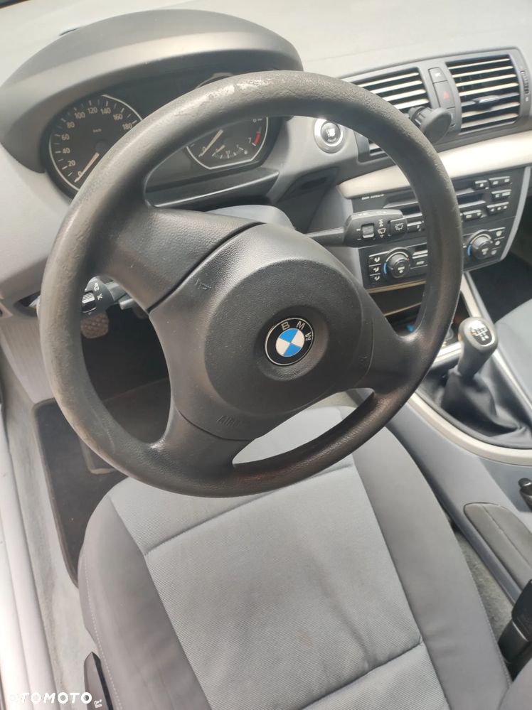 BMW Seria 1 116i - 6