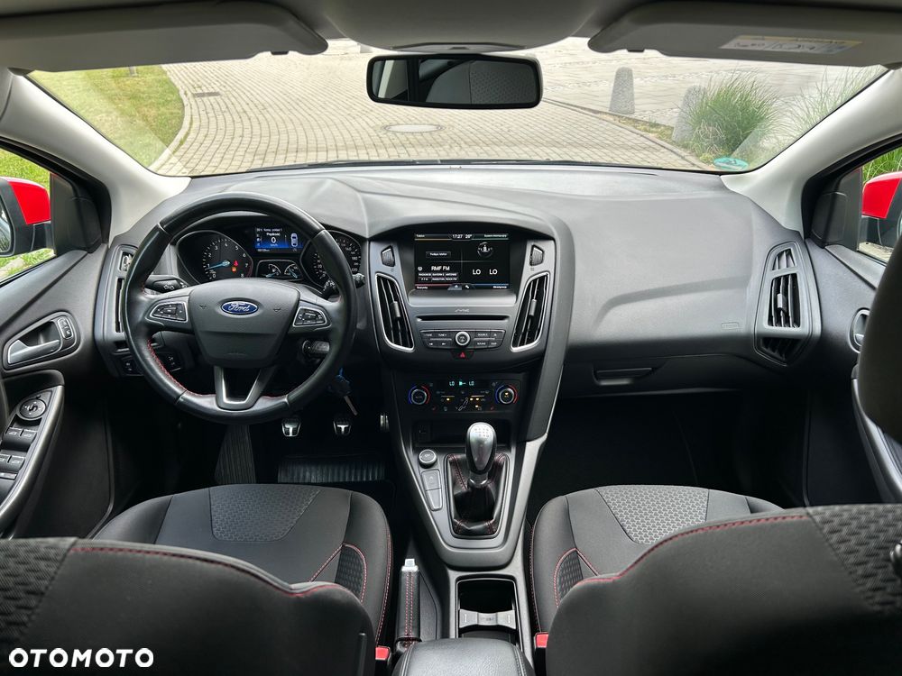 Ford Focus Turnier 1.5 EcoBoost Start-Stopp-System ST-Line - 23