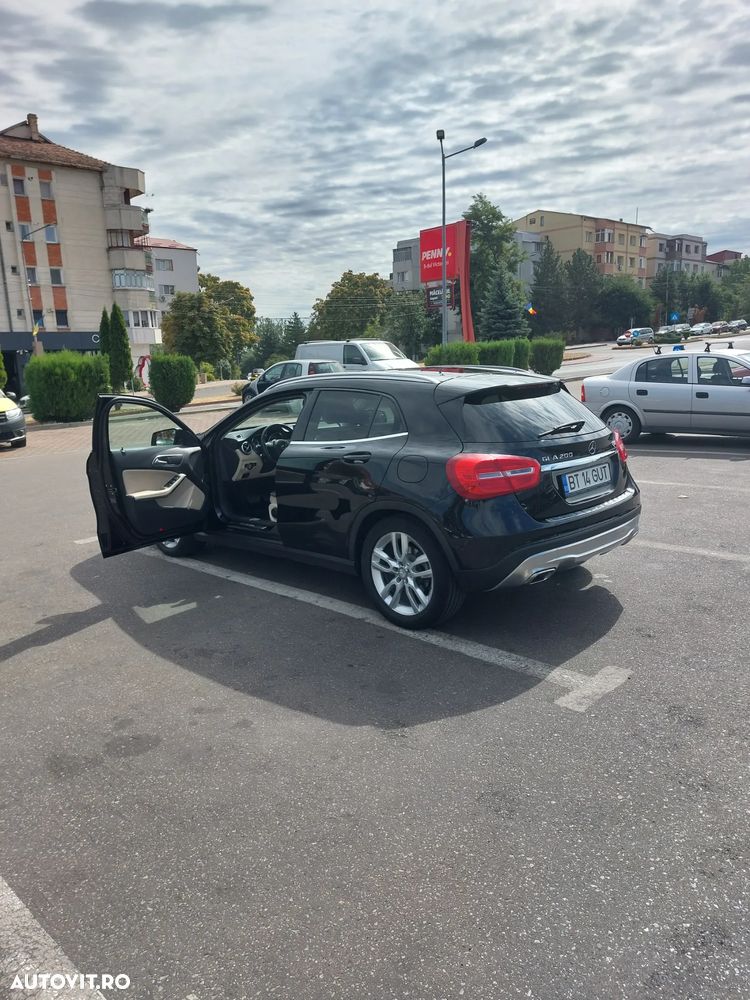 Mercedes-Benz GLA - 16