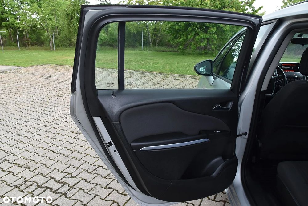 Opel Zafira - 15
