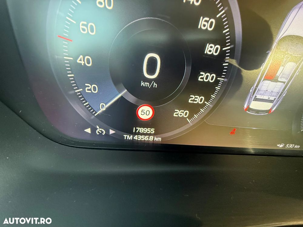 Volvo XC 40 D3 AWD Geartronic Momentum - 8