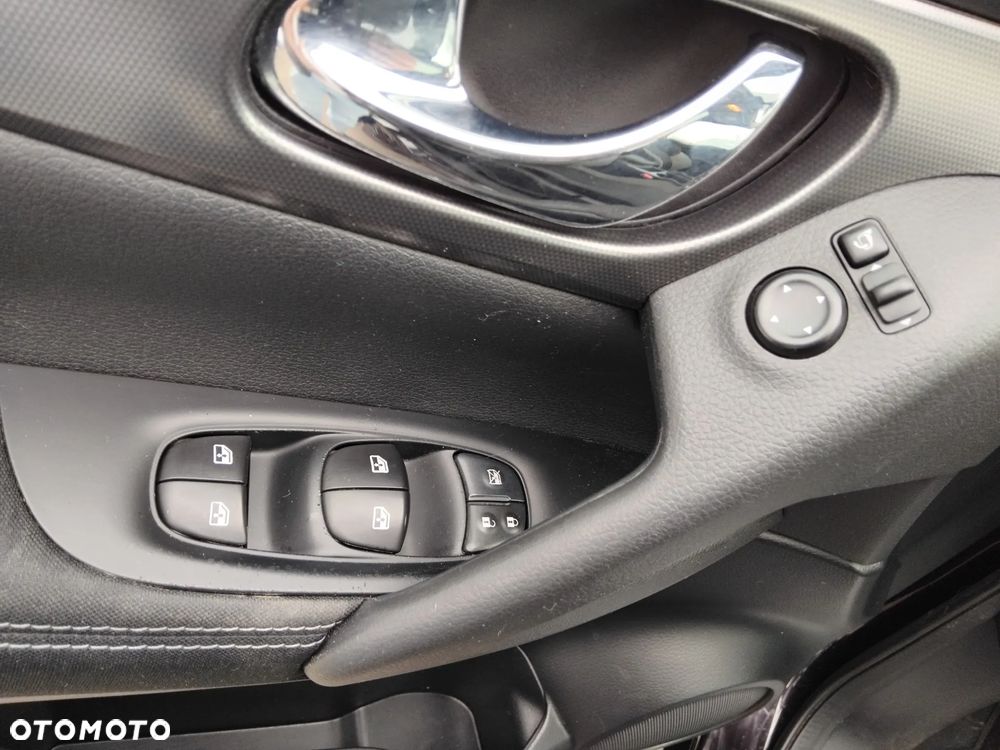 Nissan Qashqai 1.2 DIG-T N-Connecta EU6 - 8