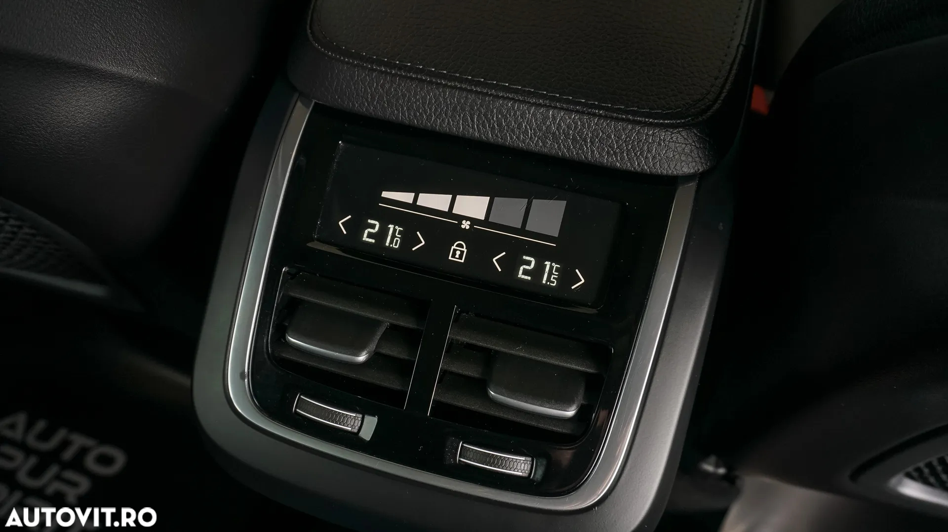 Volvo XC 90 D5 AWD Geartronic RDesign - 30