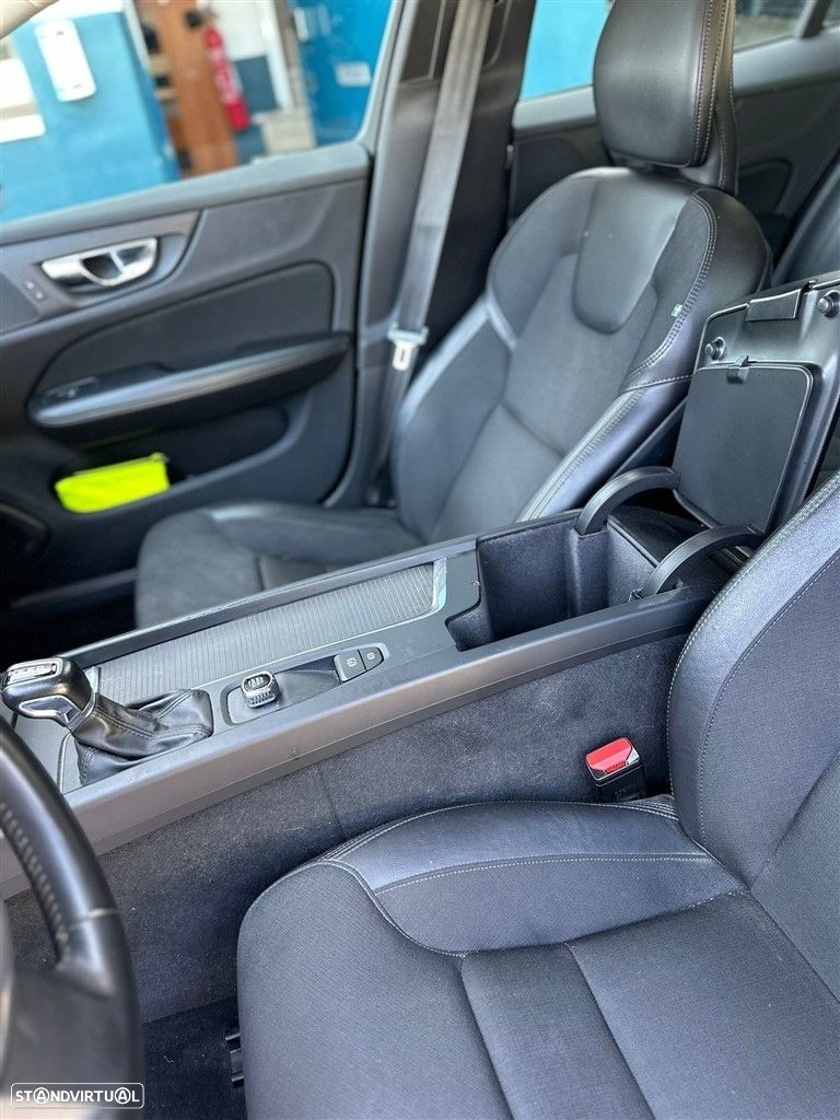 Volvo V60 2.0 D3 Momentum Geartronic - 13