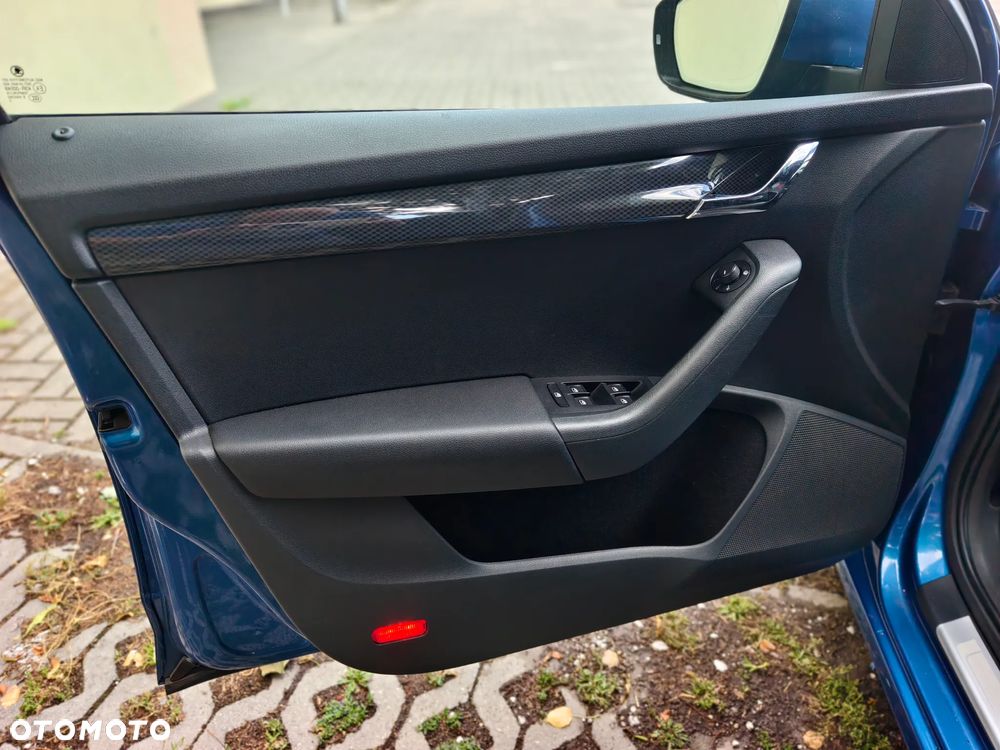 Skoda Octavia 2.0 TDI DSG RS - 6