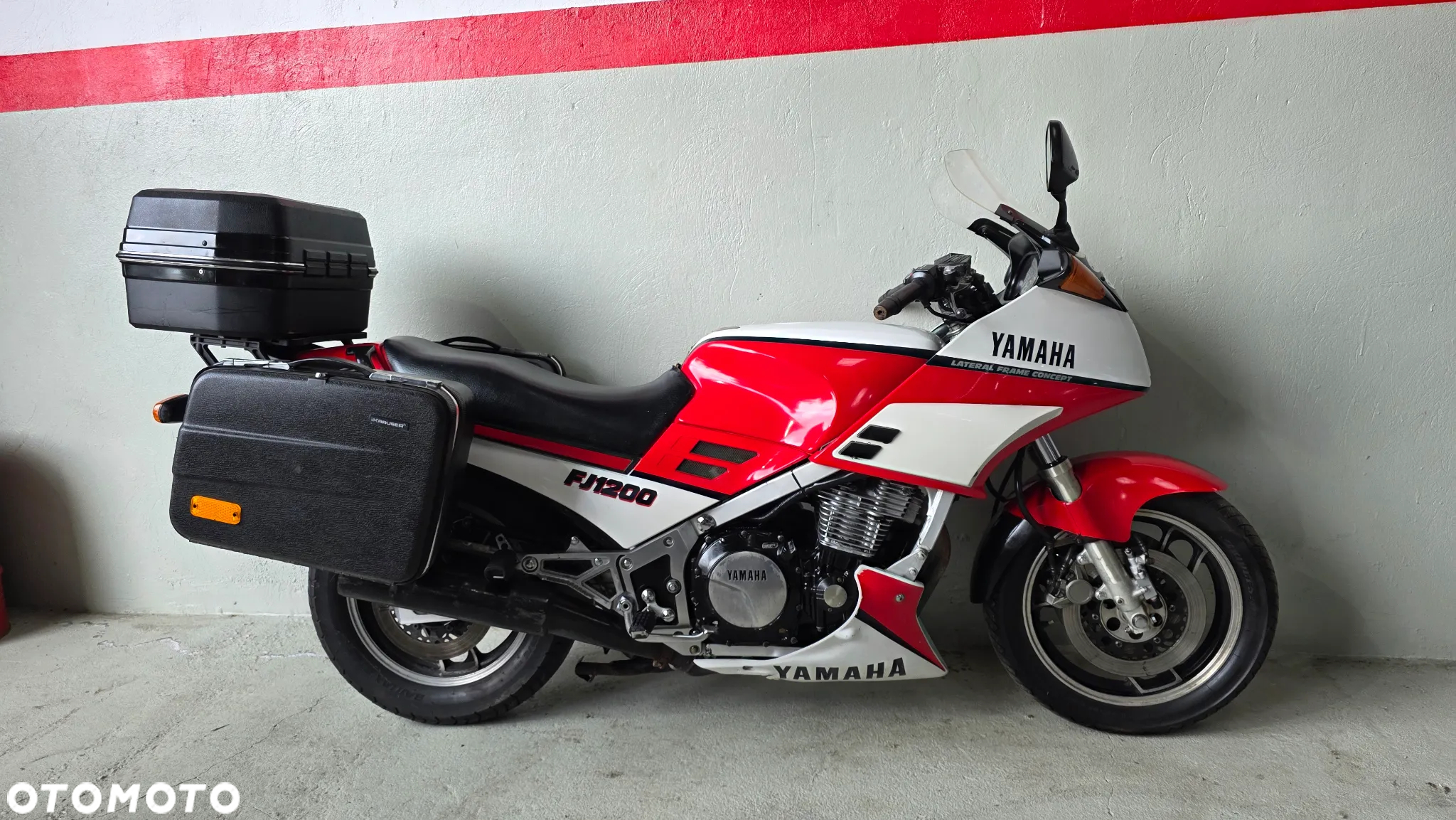 Yamaha FJ - 2