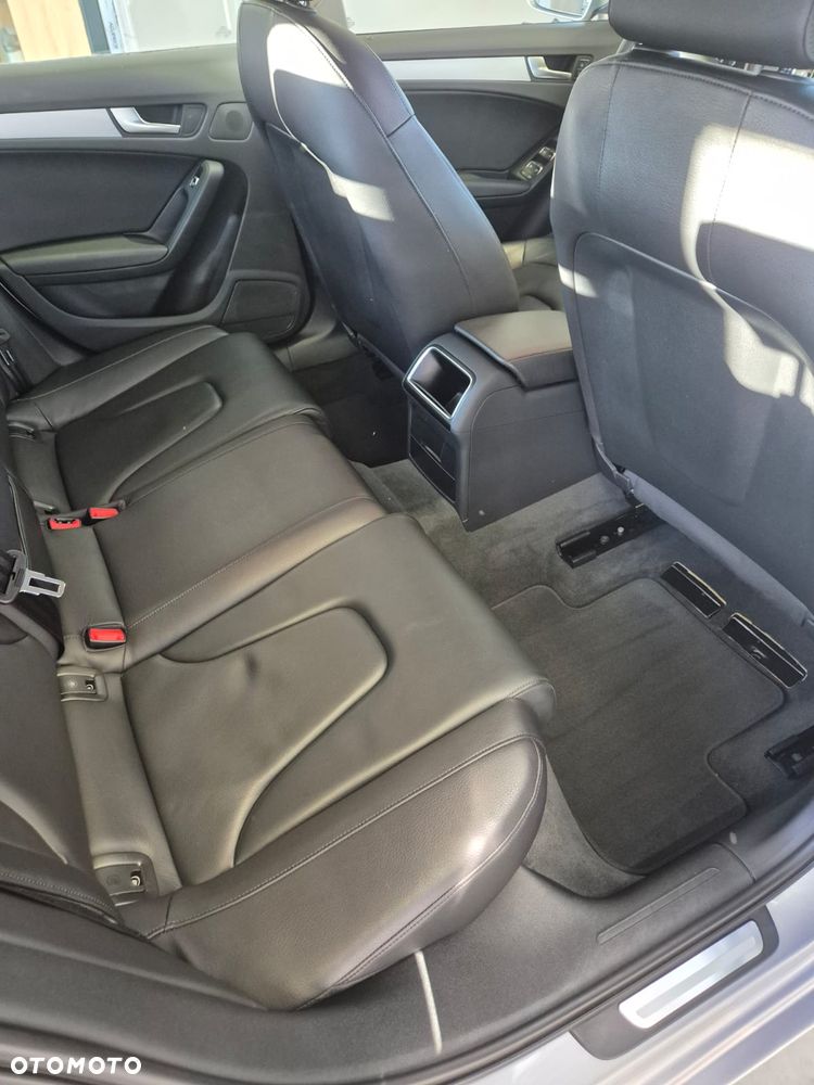 Audi A4 Limousine - 10