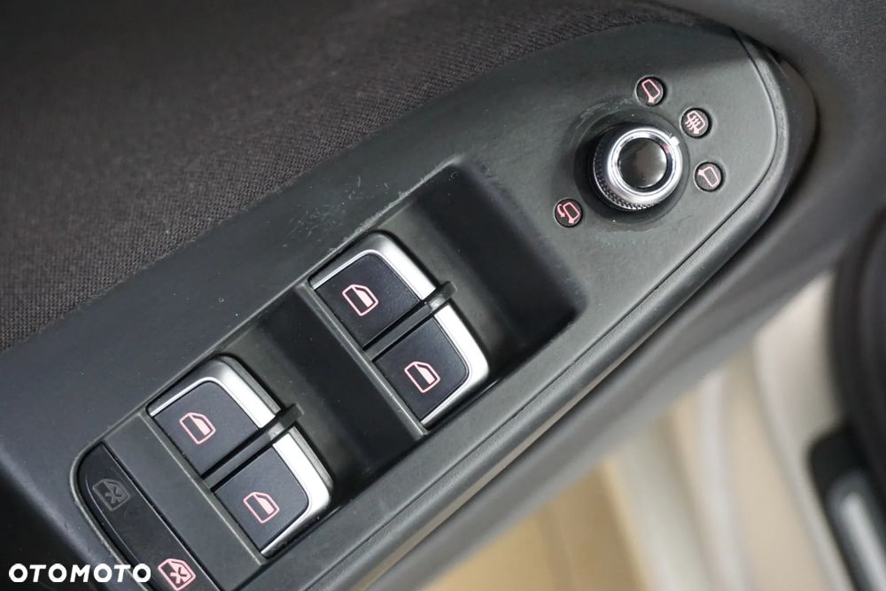 Audi A4 Avant 2.0 TDI DPF Ambiente - 25