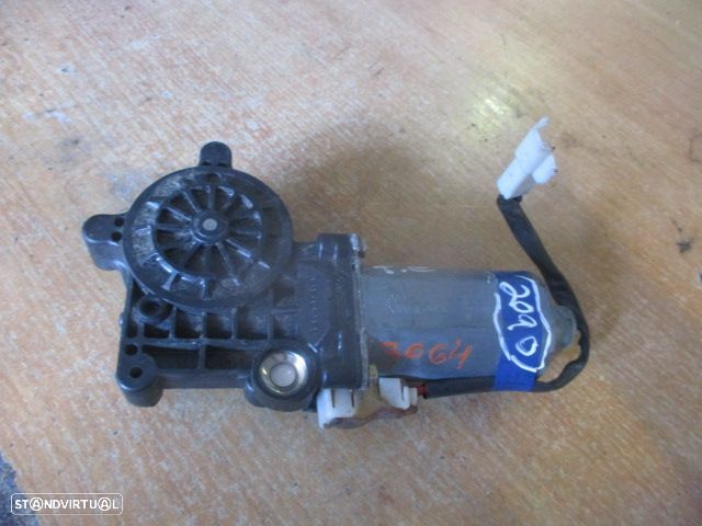 Motor Elevador Vidro 0130821911 TOYOTA COROLLA 1998 1.6I 16V 110CV 5P CINZA FD TOYOTA COROLLA 1998 1.6I 16V 110CV 5P CINZA TE - 1