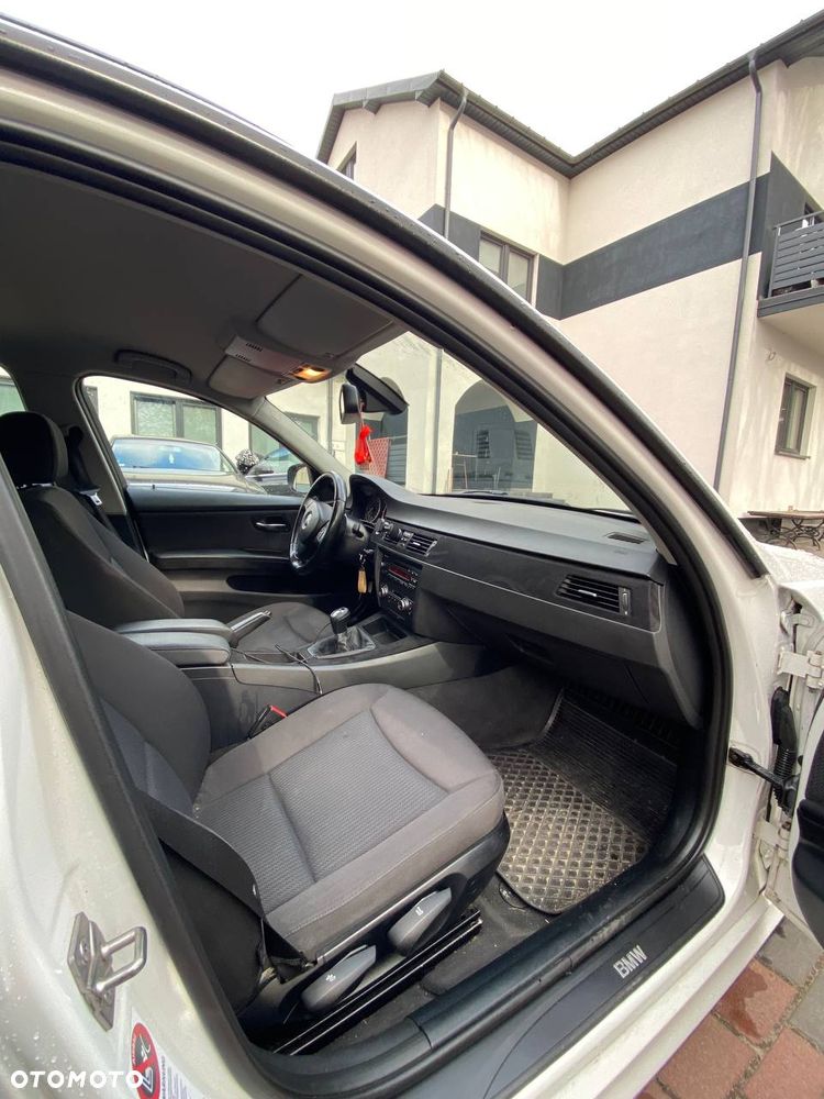 BMW Seria 3 316d - 13