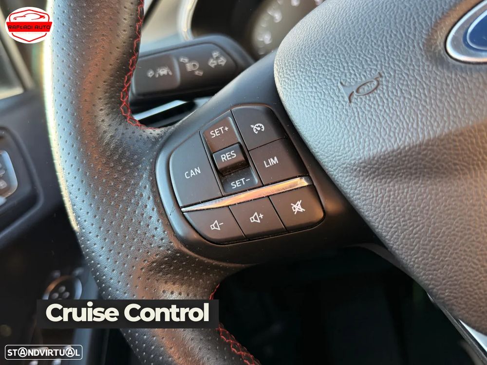 Ford Focus 1.0 EcoBoost ST-Line - 24