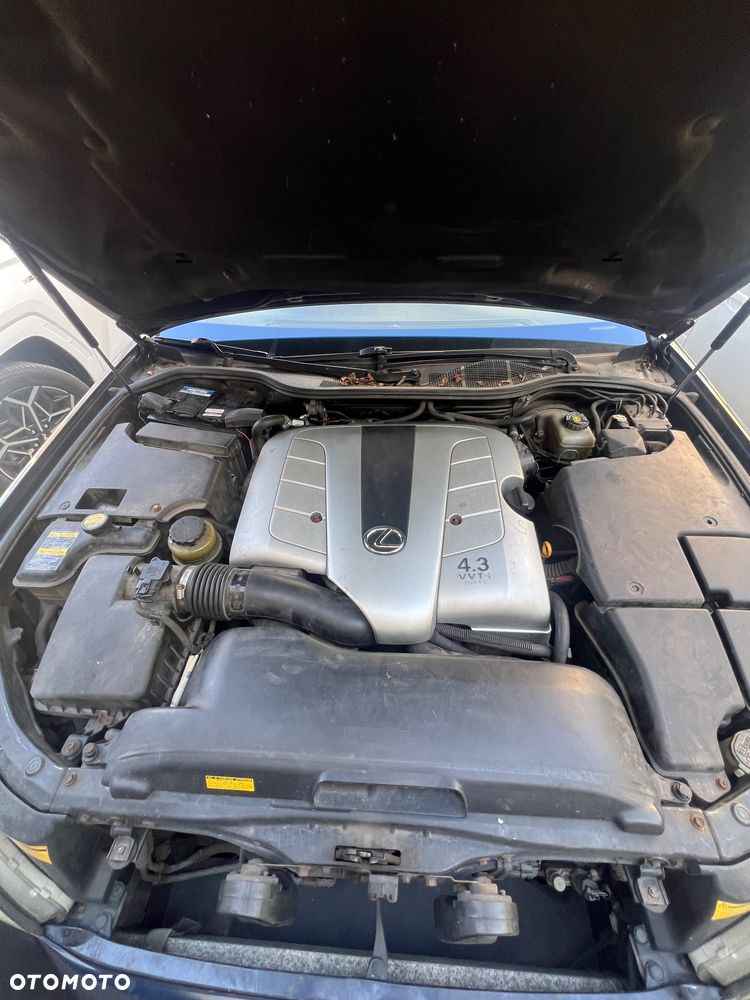 Lexus LS - 13