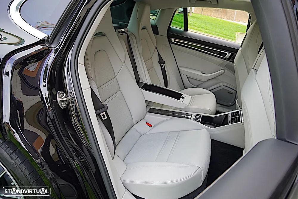 Porsche Panamera 4 E-Hybrid - 27