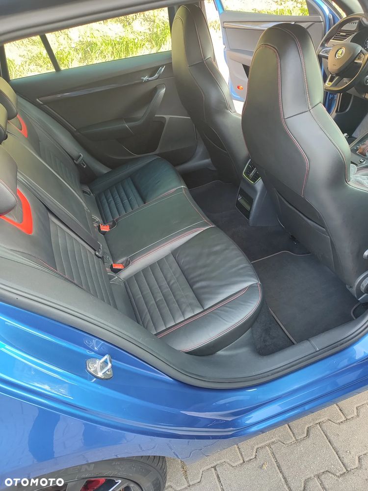 Skoda Octavia 2.0 TDI RS Challenge DSG - 25