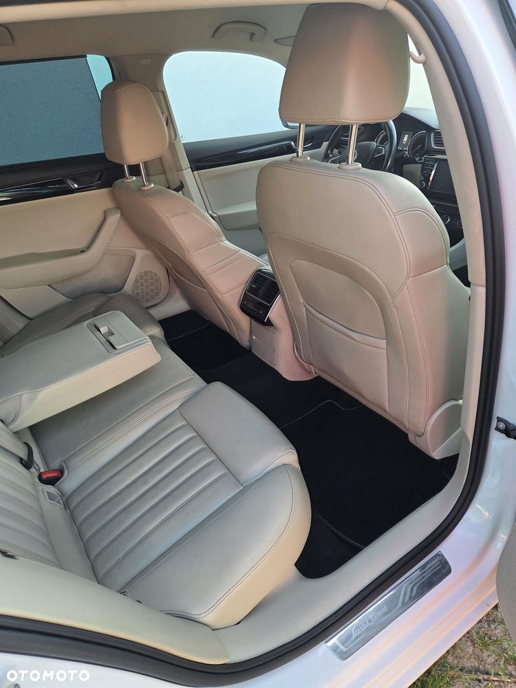 Skoda Superb 2.0 TDI 4x4 L&K DSG - 9