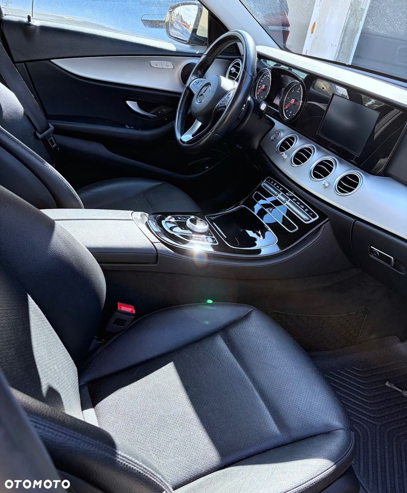 Mercedes-Benz Klasa E - 9