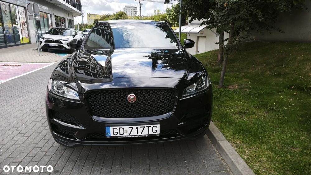 Jaguar F-Pace 2.0 i4D RWD Pure - 2