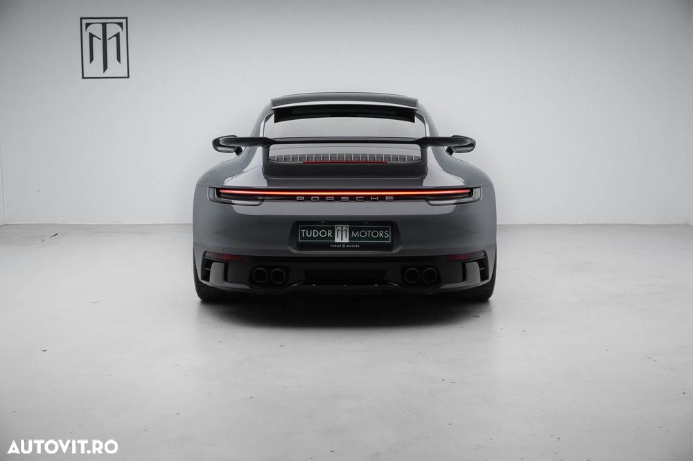 Porsche 911 Carrera 4 PDK - 7