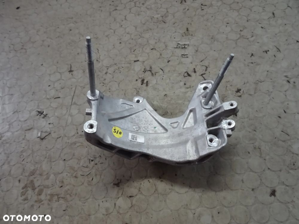 057903143H mocowanie alternator Audi A8 D5 4N 4.0 TDI czesci - 1