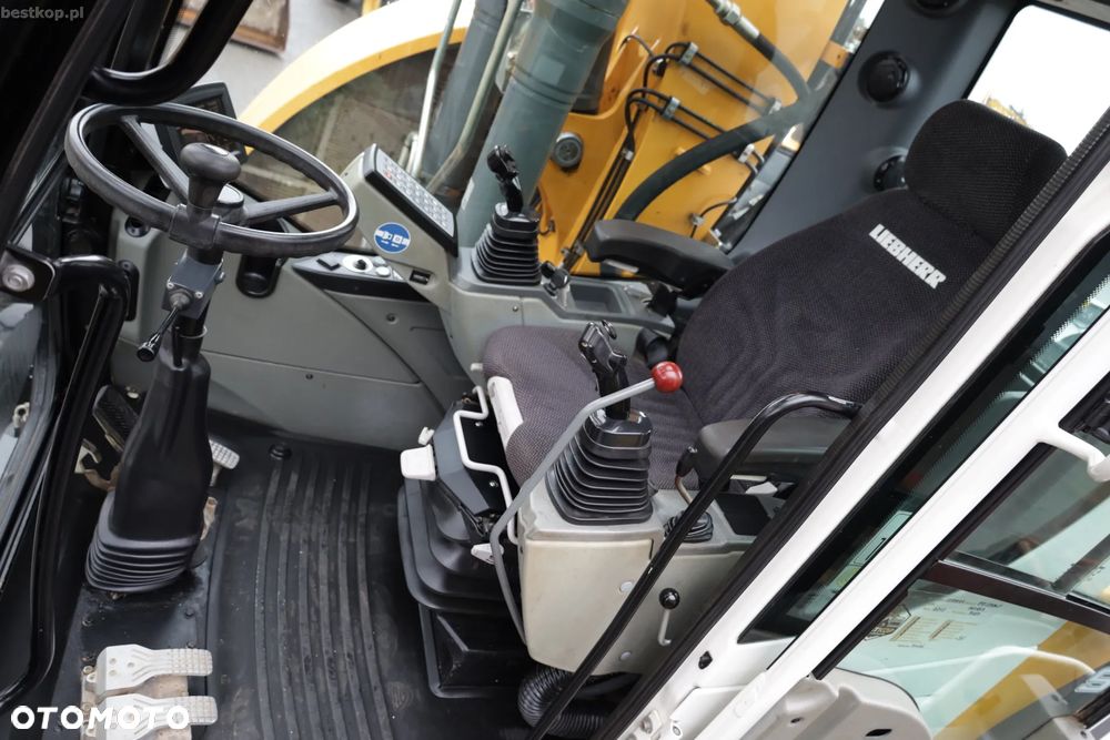Liebherr A918 Compact - 29