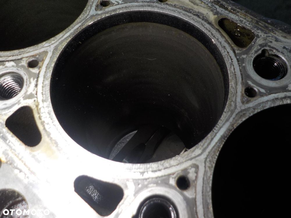 VW T5 2.5 TDI AXD AXE BLOK SILNIKA - 6