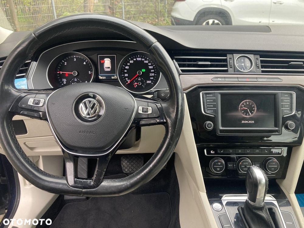 Volkswagen Passat Variant 2.0 TDI BMT Highline DSG - 10