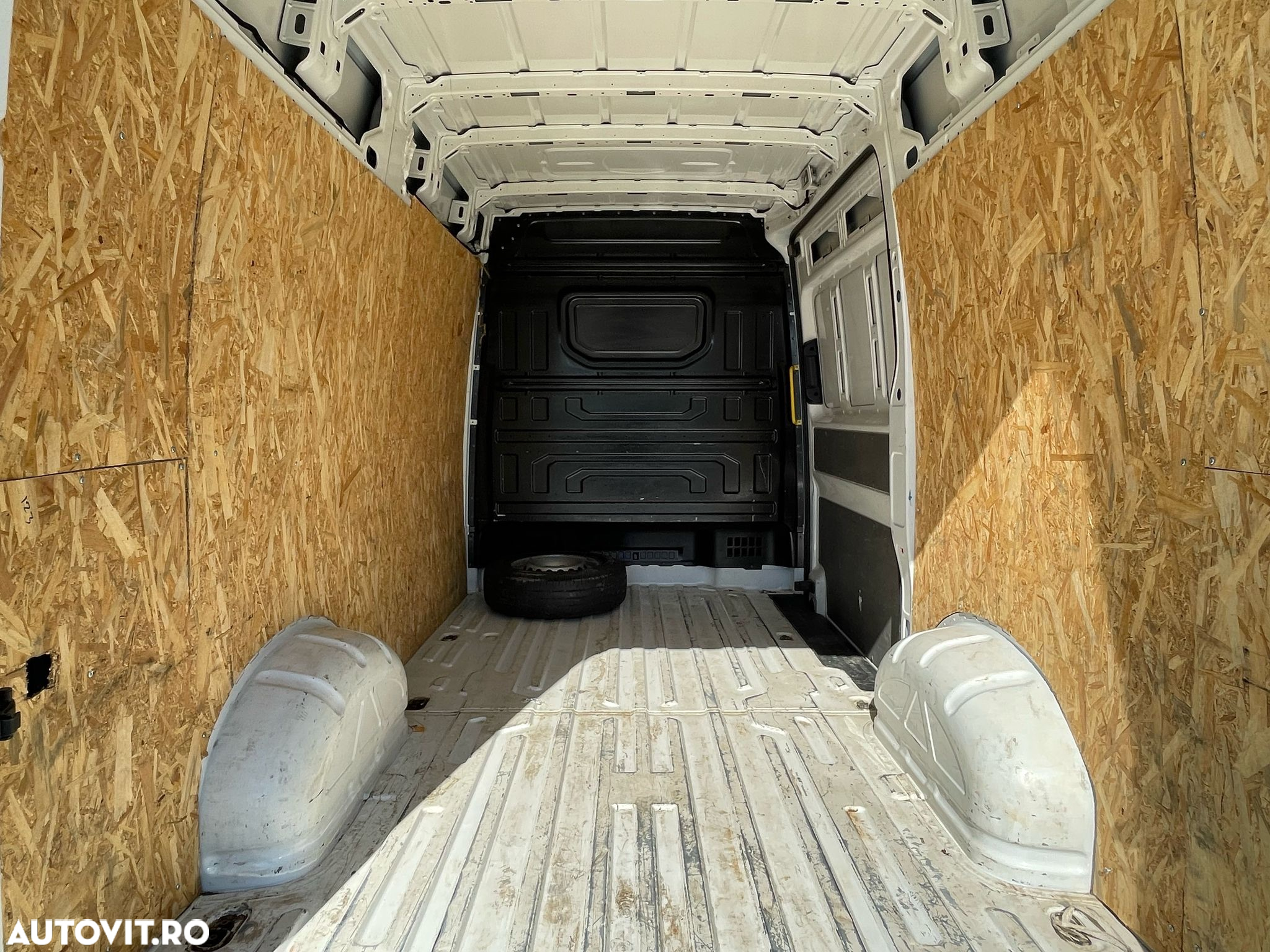 Volkswagen Crafter L3H3 - 9