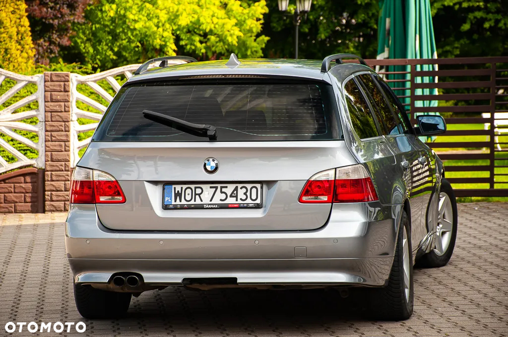 BMW Seria 5 525i Touring - 16
