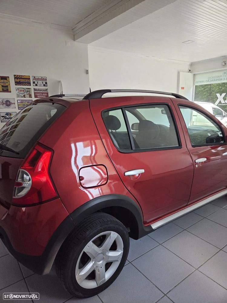 Dacia Sandero 1.5 dCi Stepway - 4