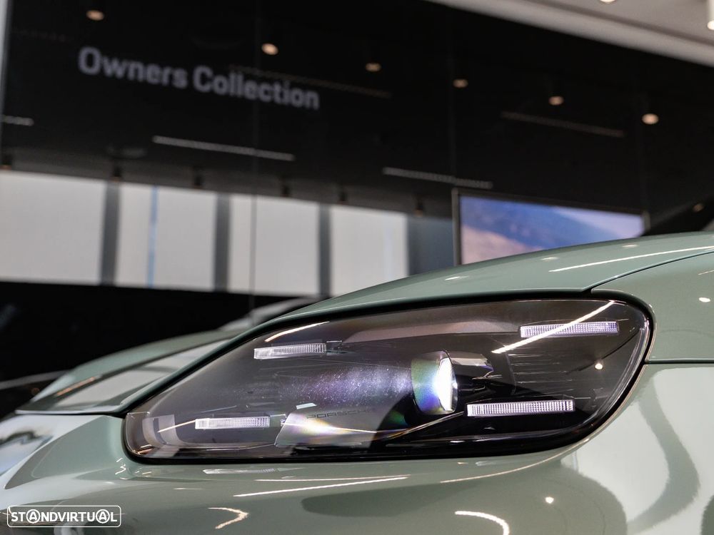 Porsche Cayenne Electric - 13