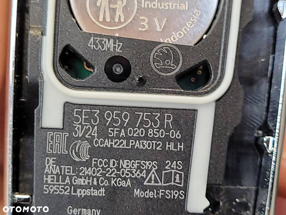 KLUCZYK PILOT SKODA OCTAVIA IV 5E3959753R - 9