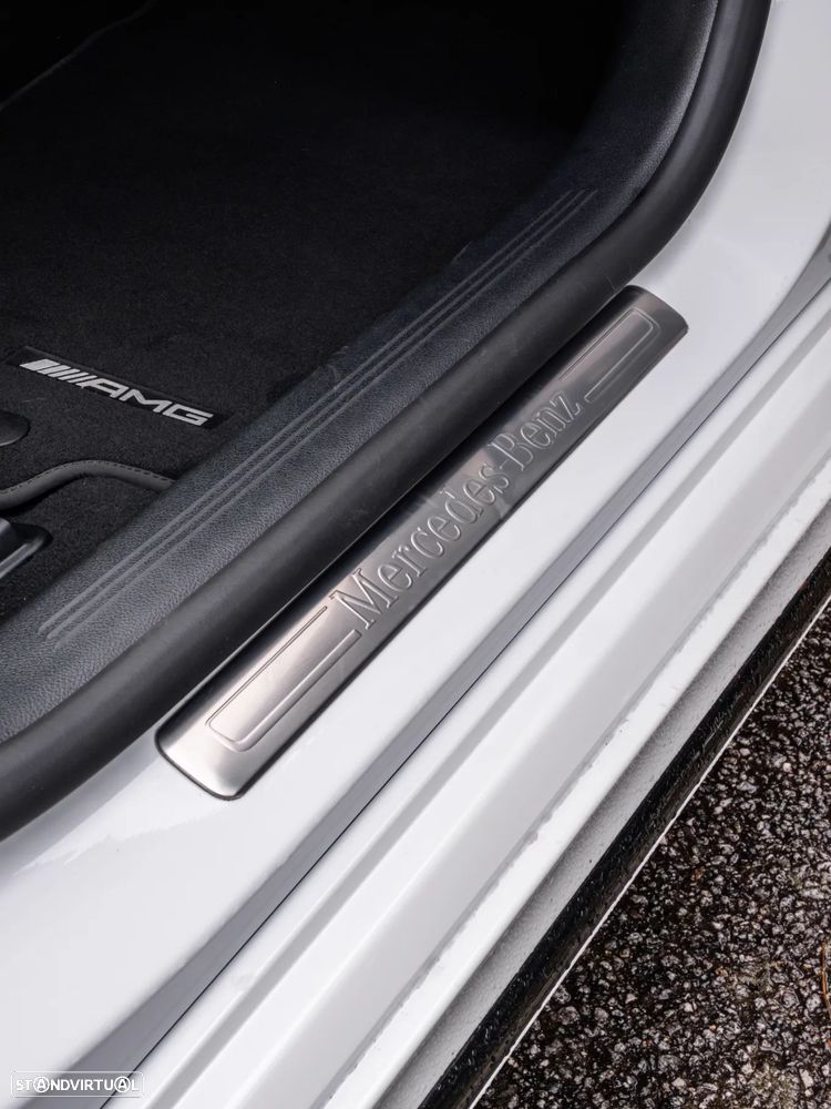 Mercedes-Benz E 300 - 13