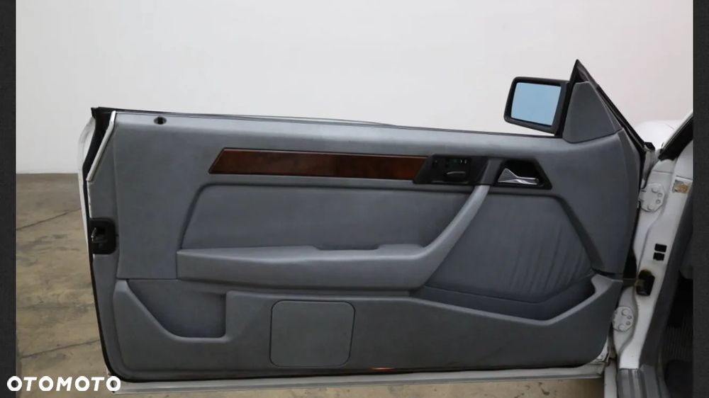 Mercedes-Benz W124 (1984-1993) - 24
