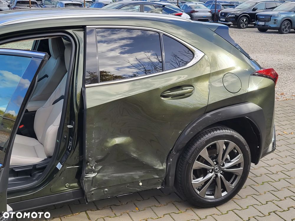 Lexus UX 250h GPF F Sport AWD - 36