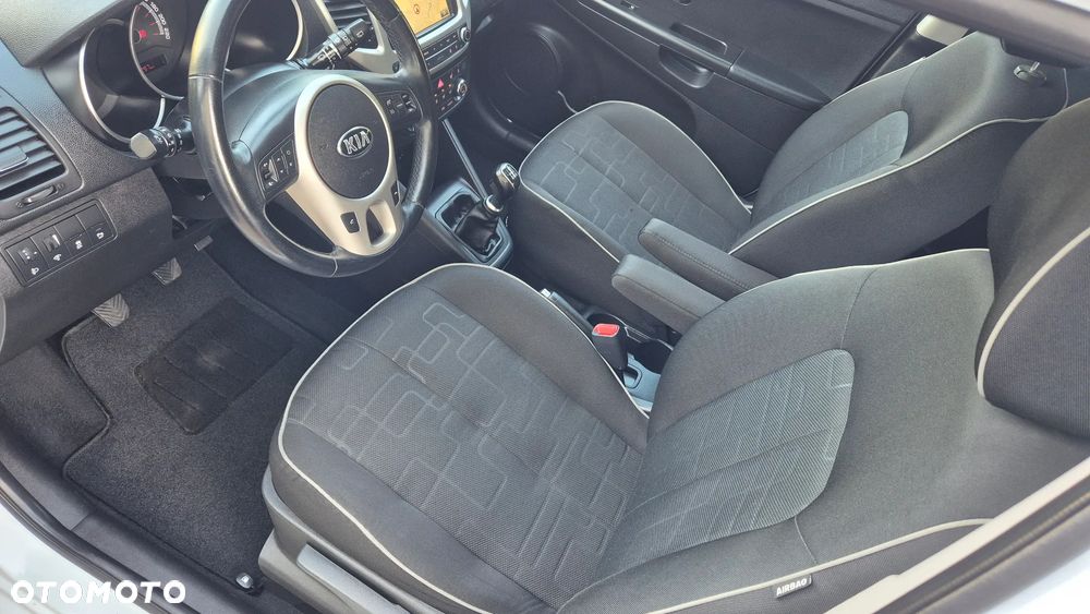 Kia Venga - 18