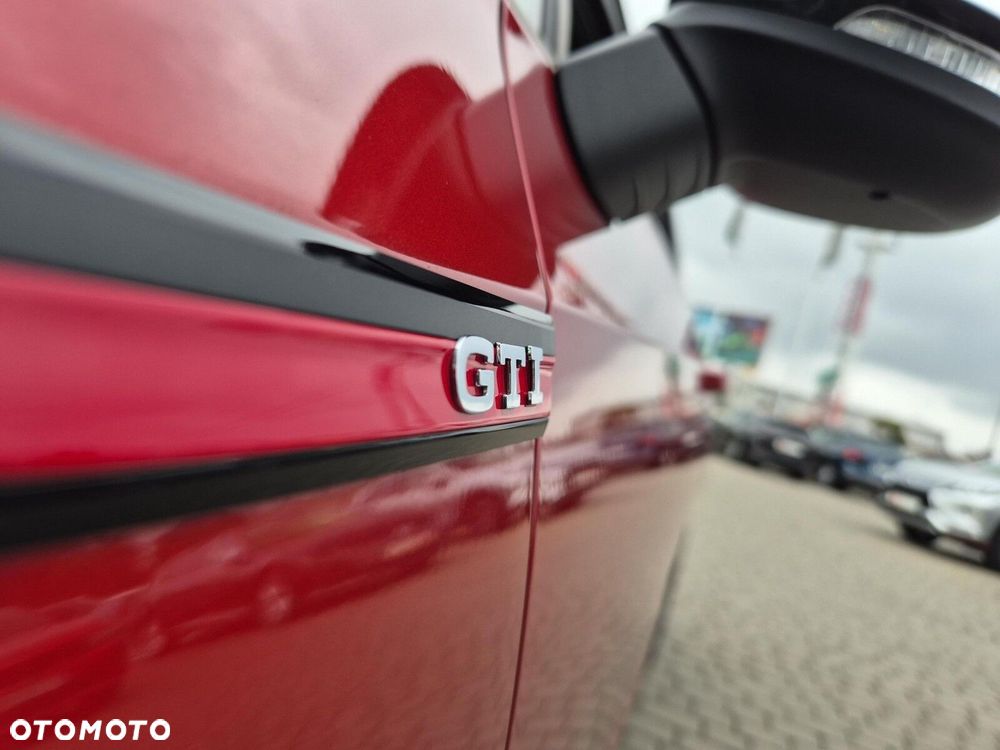 Volkswagen Golf - 34