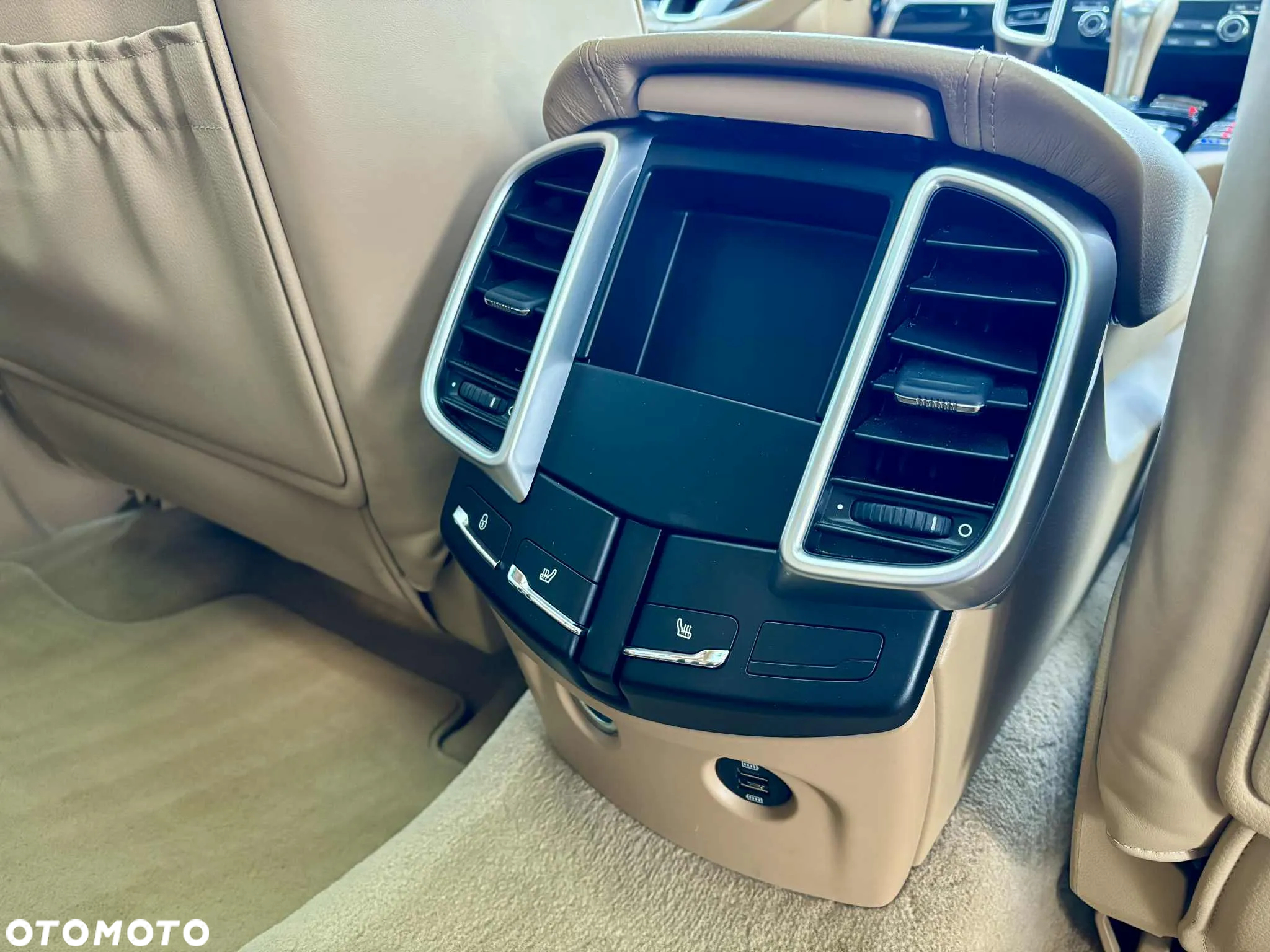Porsche Cayenne Platinum Edition - 24