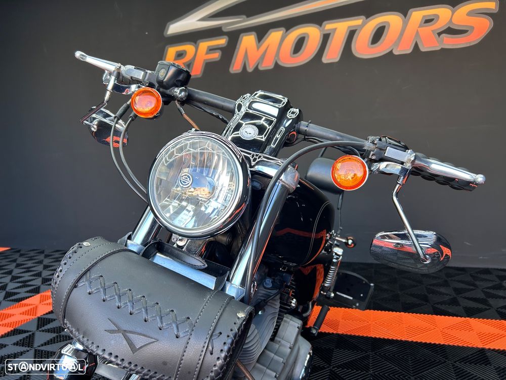 Harley-Davidson 883 - 5