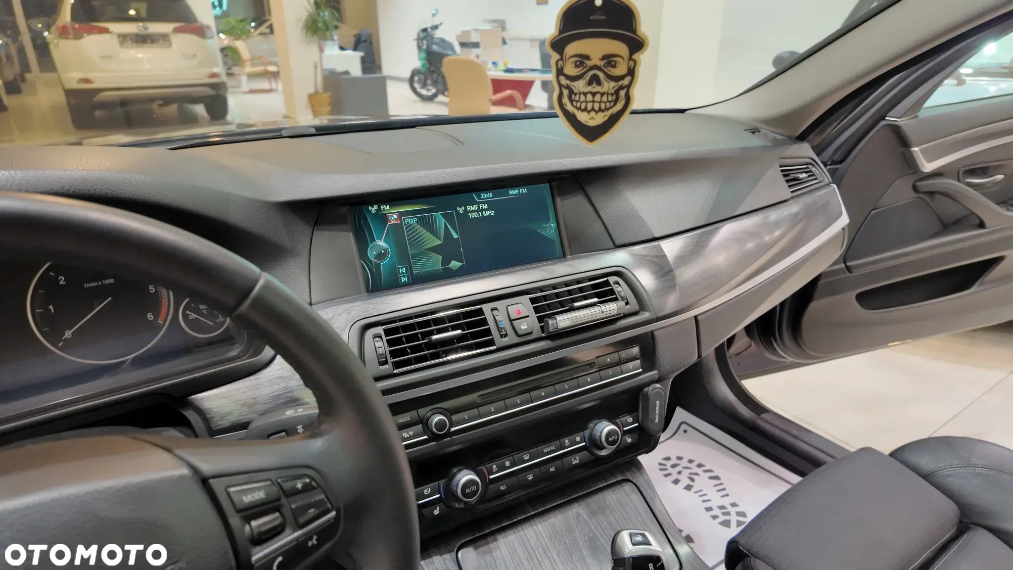 BMW Seria 5 520d - 37