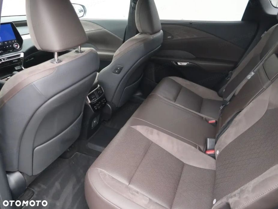 Lexus RX - 16