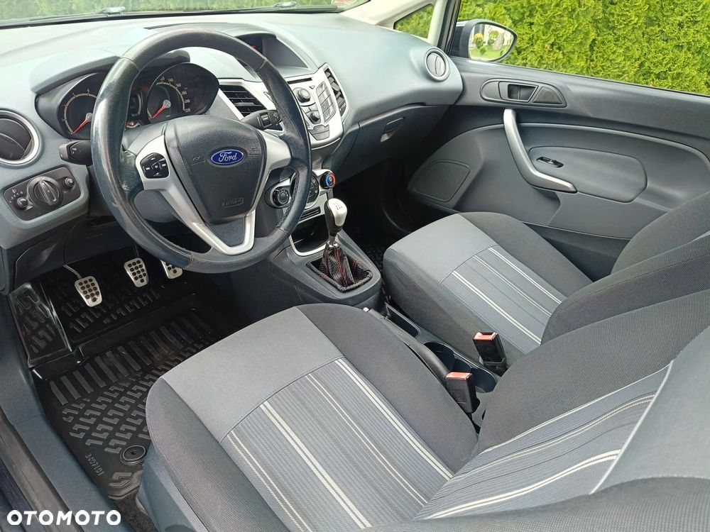 Ford Fiesta - 9