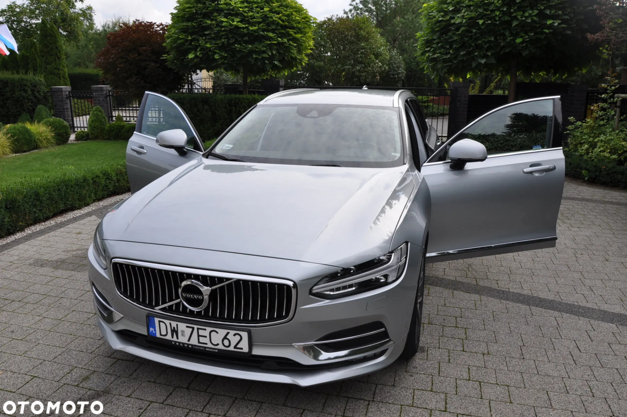 Volvo V90 D4 AWD Inscription - 3