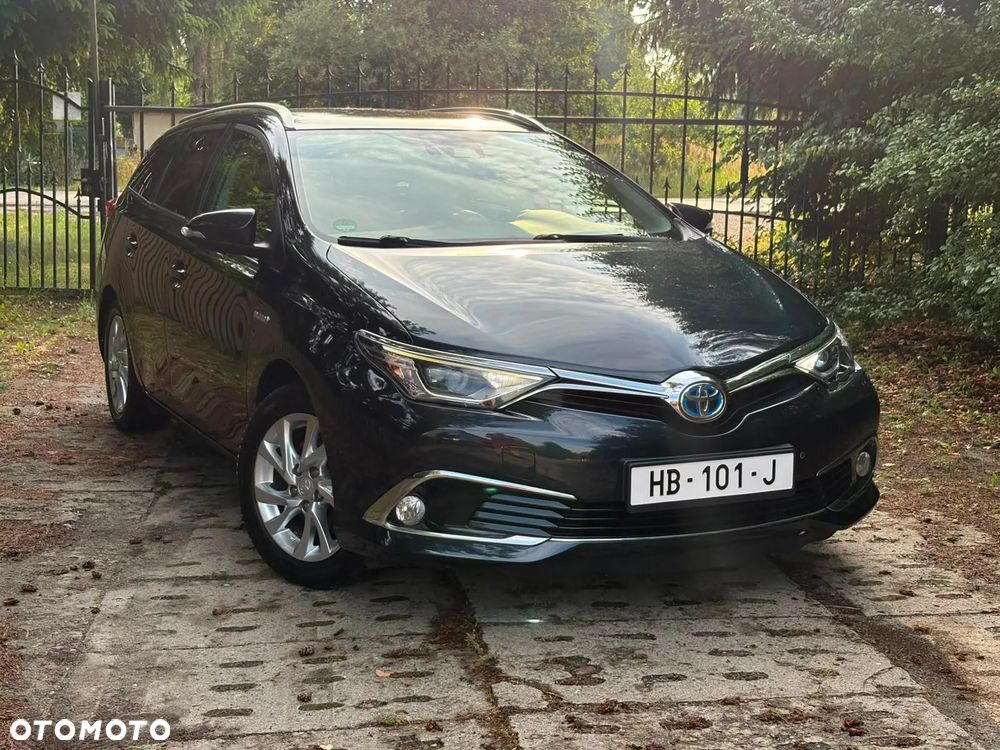 Toyota Auris 1.8 HSD Luna - 2