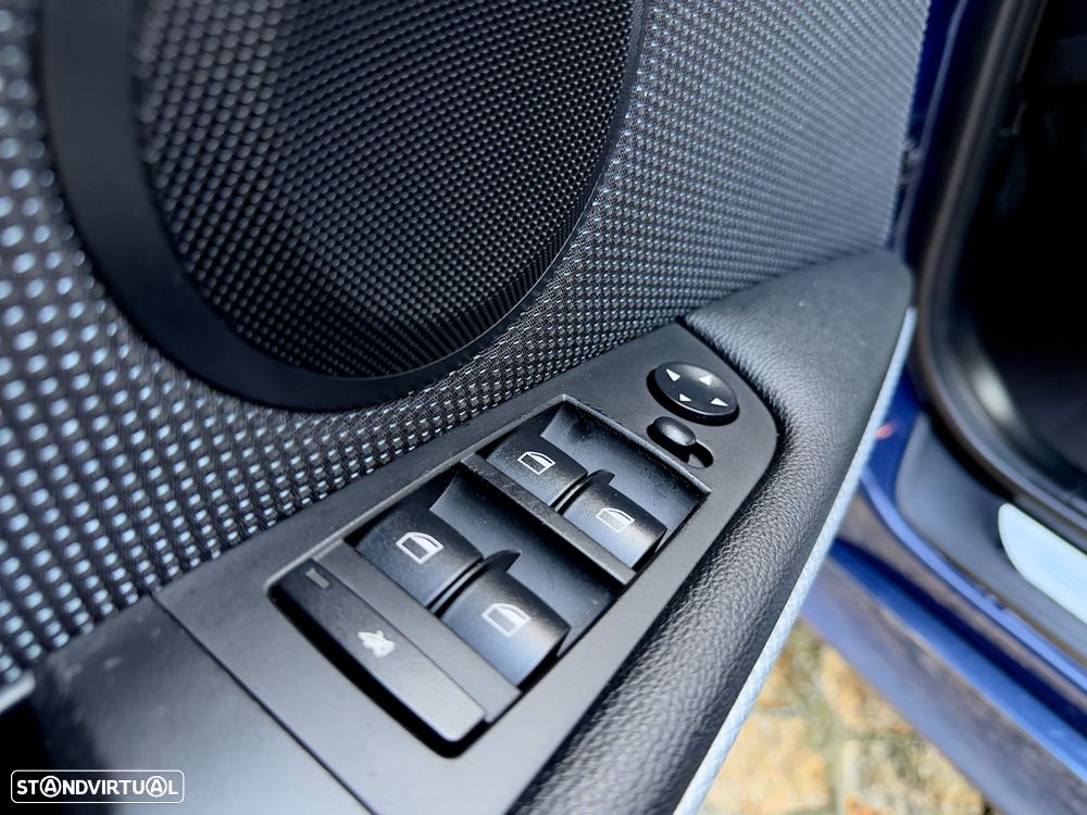 BMW 320 d Navigation Sport - 43