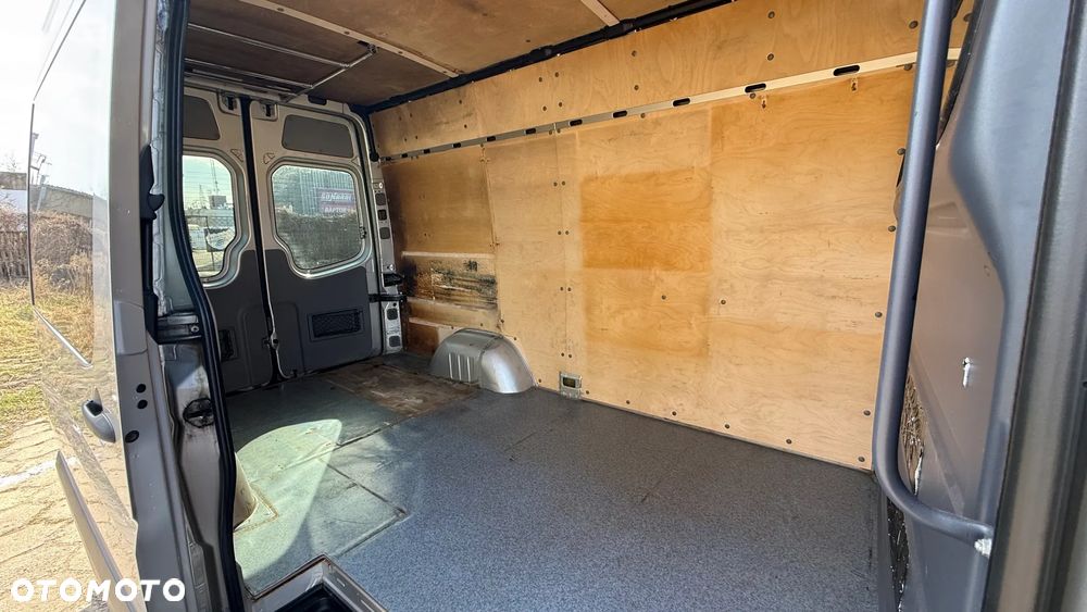 Mercedes-Benz Sprinter - 6