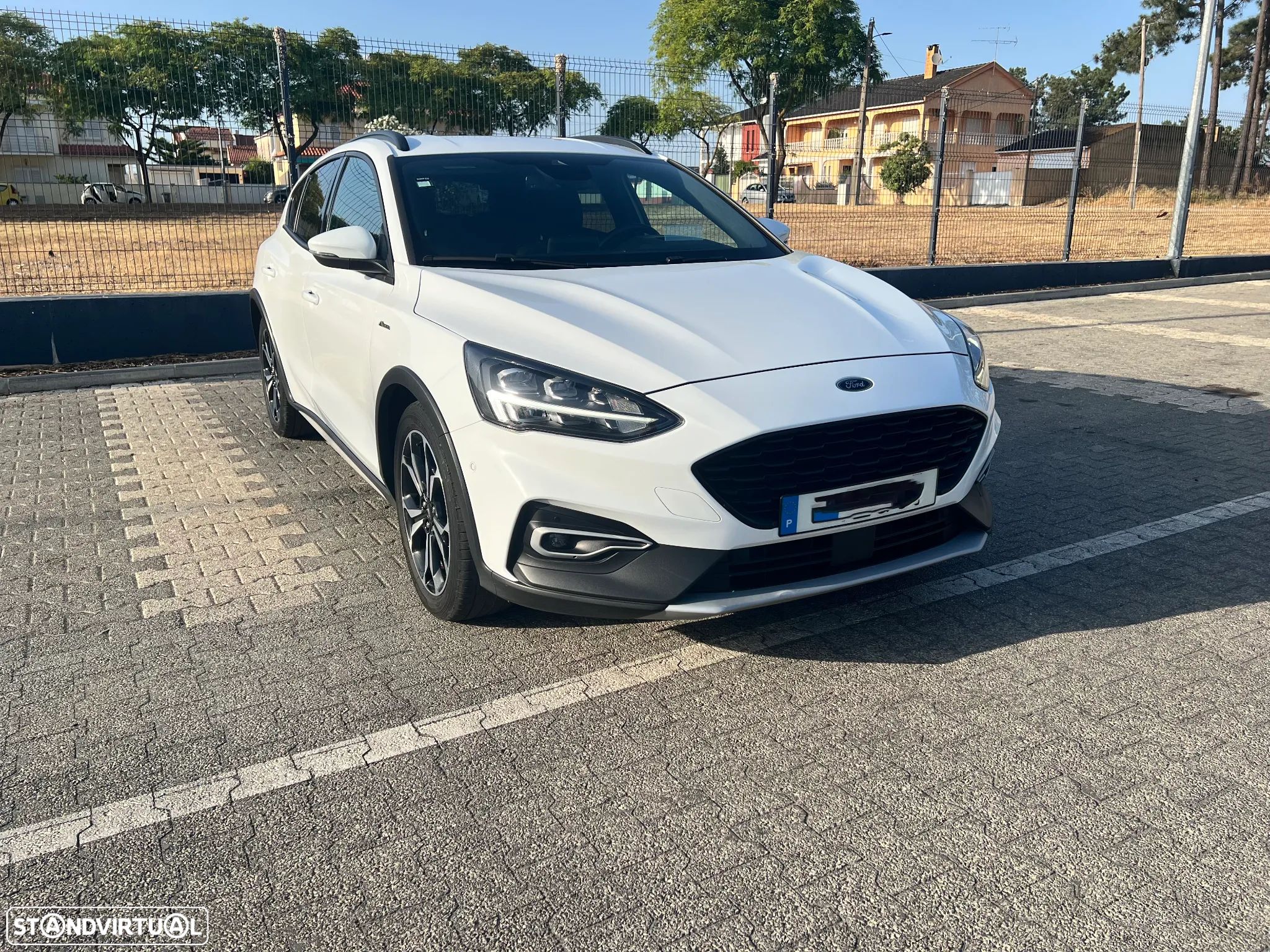 Ford Focus 1.0 EcoBoost Active X Aut. - 1
